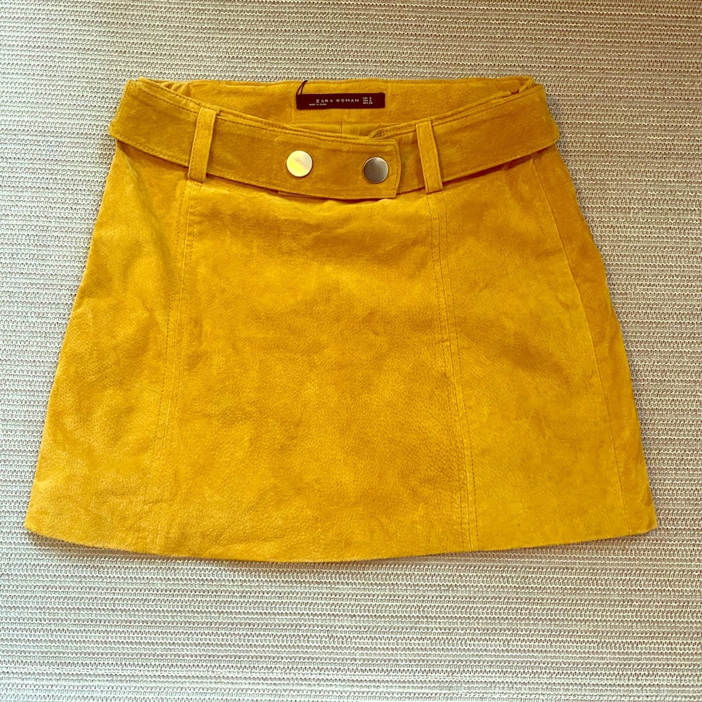 Zara suede skirt. NWT